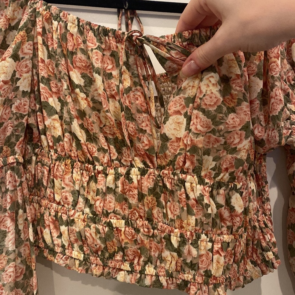 Roses blouse - Picture 2 of 5